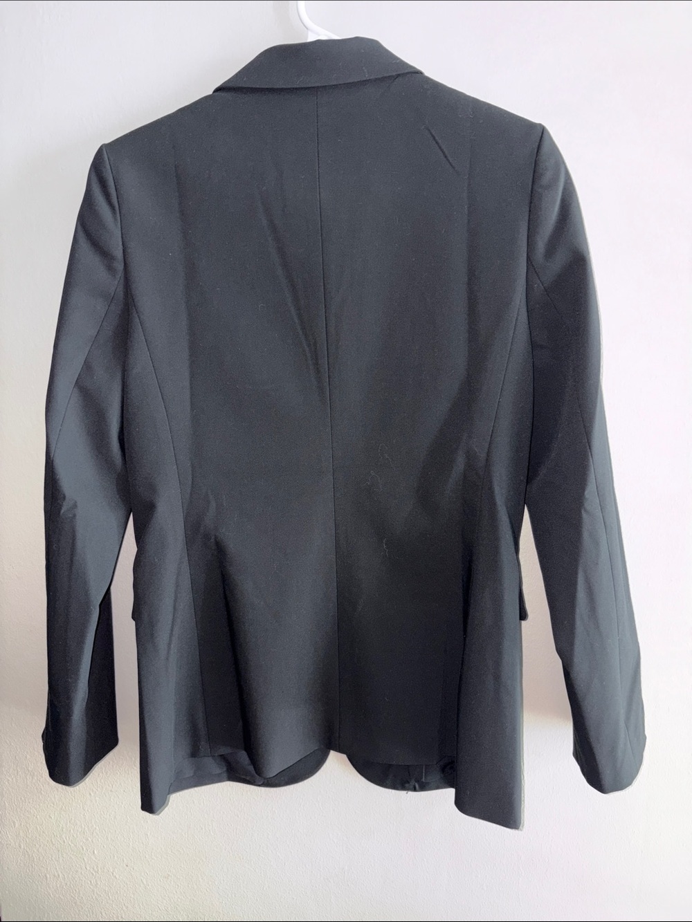 Cicy Bell - Women’s Black Single-Button Blazer
Interview Outfit - Picture 3 of 3